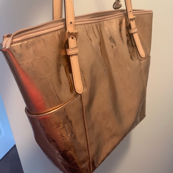 Michael Kors Handbags - Michael Kors Rose Gold Bag